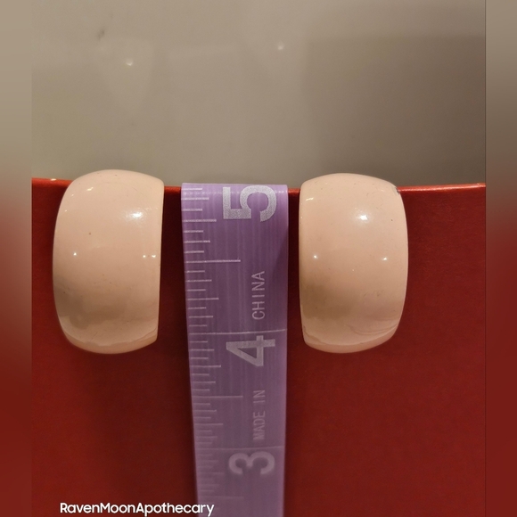 3/15$ Bundle Deal   Cute Pink Half Hoop Earrings - Picture 1 of 4